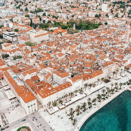 Anachi Split