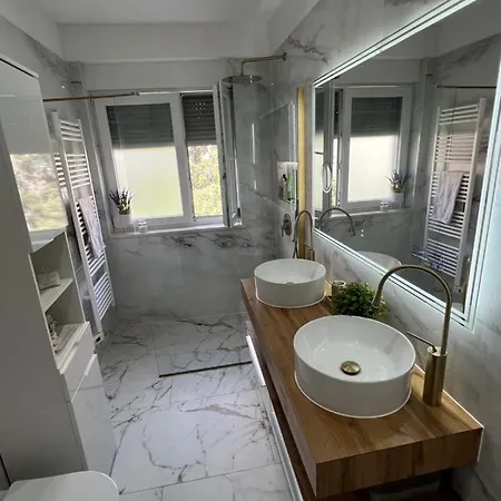 Anachi Apartment
