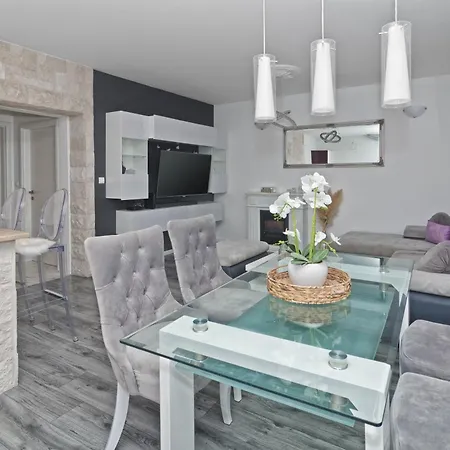 Apartman Anachi *