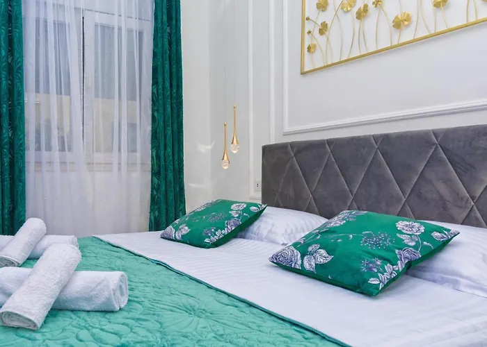 Anachi Apartment Split