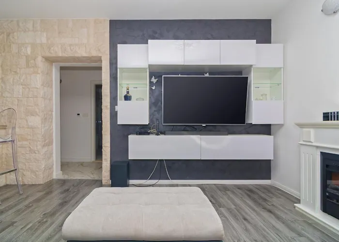 Anachi Apartment Split